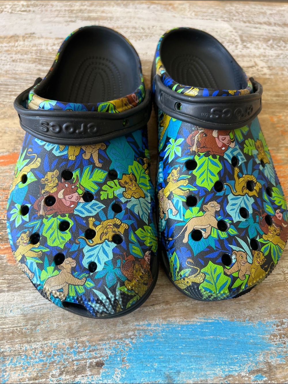 Crocs x Disney The Lion King Clogs - Picture 13 of 13